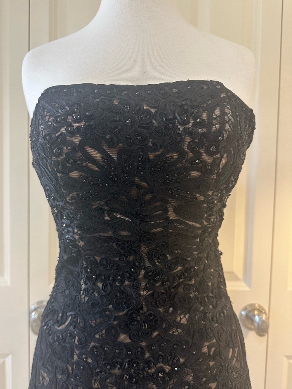 Sue Wong Black beaded Strapless Lace Mini Dress